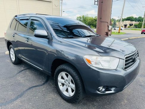 Used 2010 Toyota Highlander SE image 3