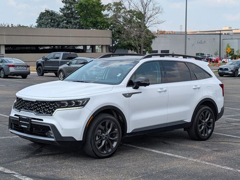Certified 2023 Kia Sorento SX Prestige AWD/4WD image 3