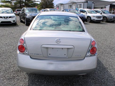 Used 2005 Nissan Altima 2.5 S w/ (S02) Side Airbags Pkg FWD image 8