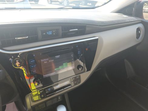 Used 2018 Toyota Corolla LE FWD image 10