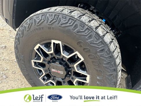 Used 2024 GMC Sierra 2500 AT4X image 39