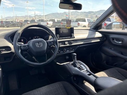 Used 2025 Honda HR-V Sport image 21