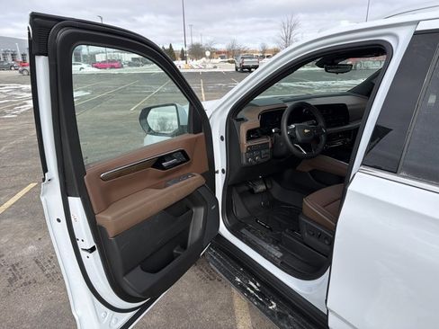 New 2026 Chevrolet Tahoe High Country w/ Sun And Tow Package image 9