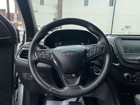 Used 2022 Chevrolet Equinox RS image 2