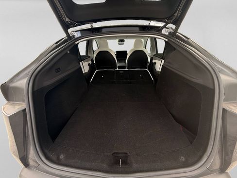 Used 2026 Tesla Model Y Long Range AWD/4WD image 31