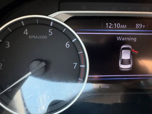 Used 2025 Nissan Sentra SV w/ Trunk Package FWD image 19