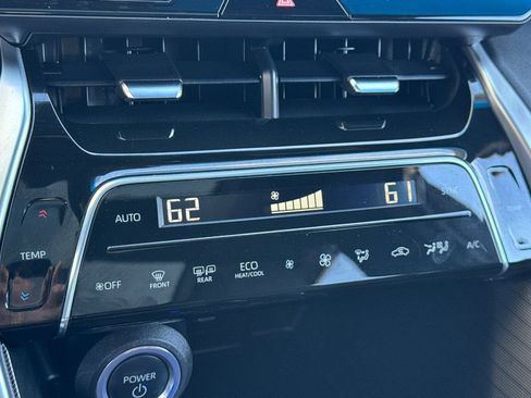 Used 2024 Toyota Venza Nightshade image 20