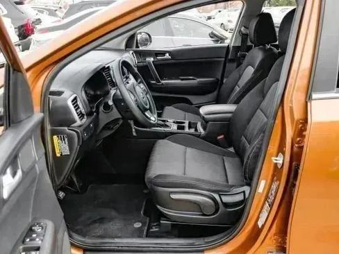 Used 2019 Kia Sportage LX FWD image 4