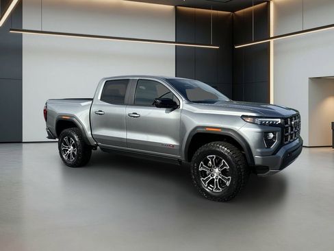 Used 2024 GMC Canyon AT4 w/ AT4 Premium Package AWD/4WD image 7