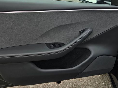 Used 2024 Tesla Model 3 Standard Range RWD image 11