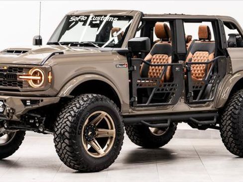 Used 2025 Ford Bronco 4-Door AWD/4WD image 1
