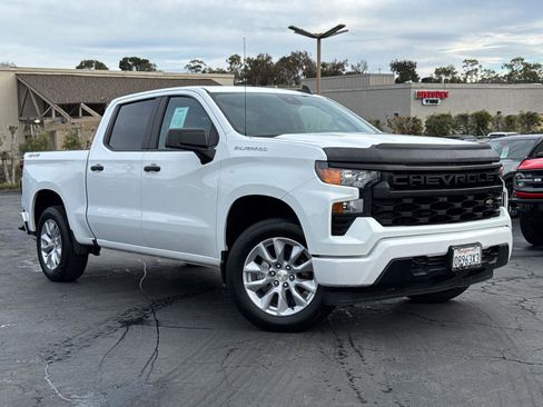 Used 2024 Chevrolet Silverado 1500 Custom image 2