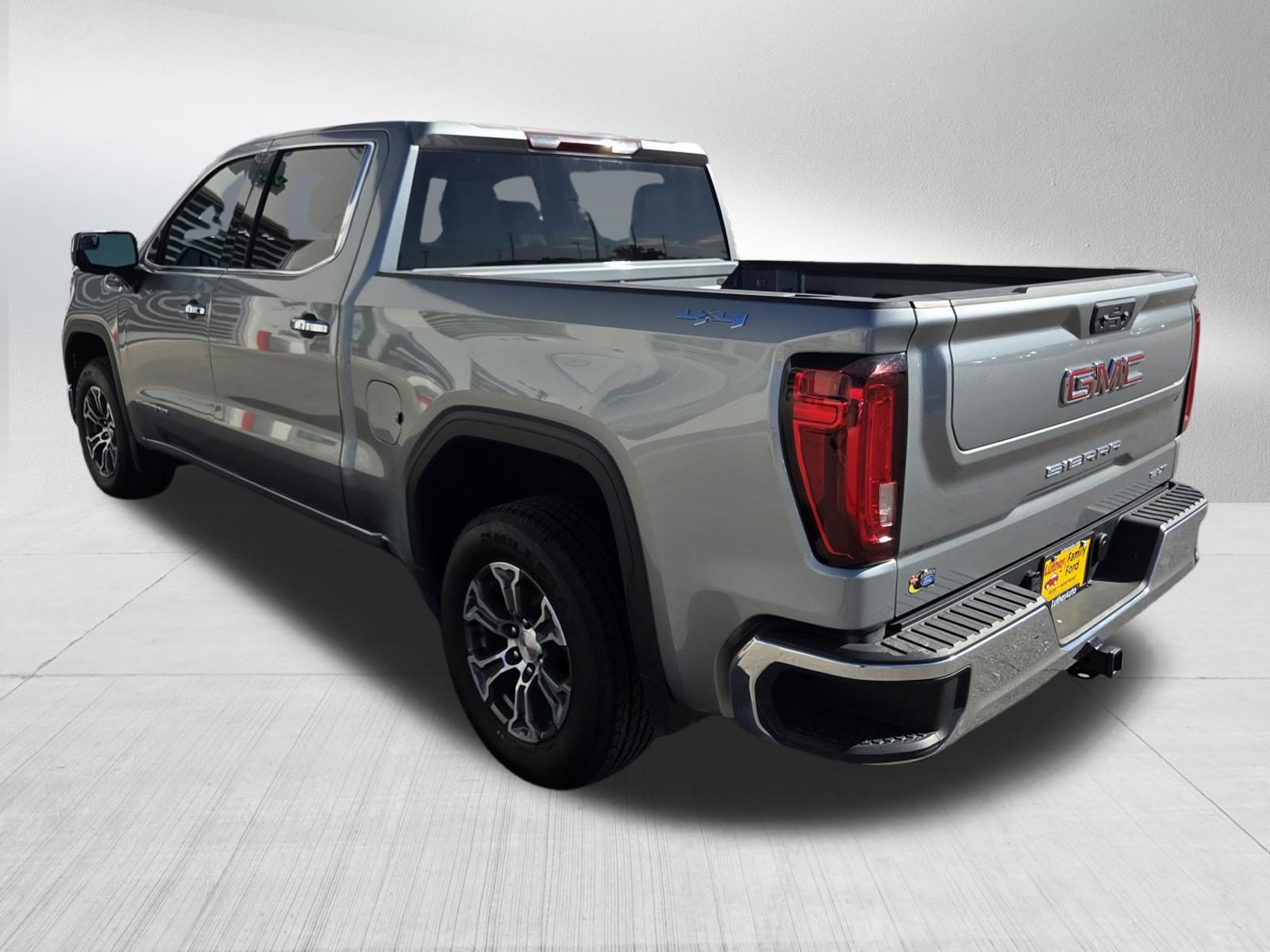 Used 2025 GMC Sierra 1500 SLT AWD/4WD image 5