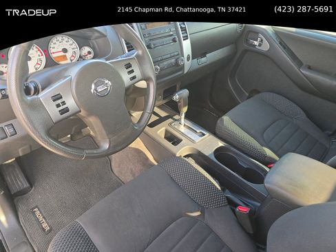 Used 2012 Nissan Frontier SV w/ Sport Appearance Pkg image 9