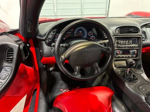 Used 2002 Chevrolet Corvette Z06 w/ Memory Pkg RWD image 7