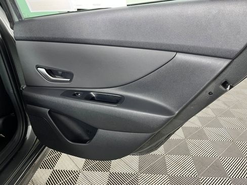 Used 2025 Hyundai Elantra SEL image 14