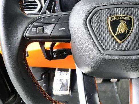 Used 2024 Lamborghini Urus S AWD/4WD image 24