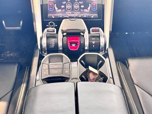 Used 2021 Lamborghini Urus image 37