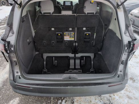 Used 2023 Toyota Sienna LE image 19