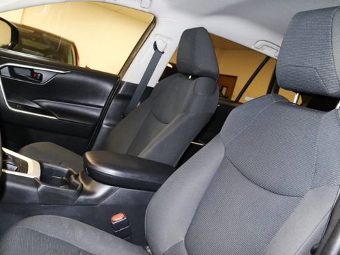 Used 2021 Toyota RAV4 LE image 62