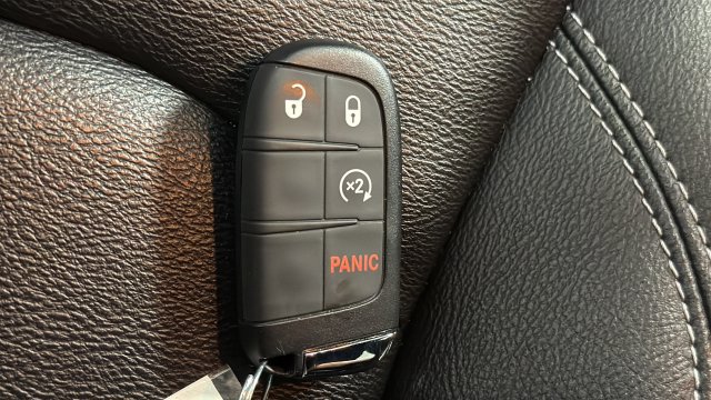Used 2025 Jeep Compass Limited AWD/4WD image 19