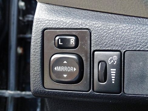 Used 2014 Toyota Corolla LE FWD image 19