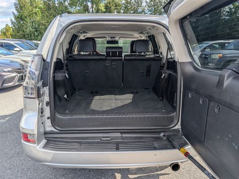 Used 2016 Lexus GX 460 w/ Premium Package image 14
