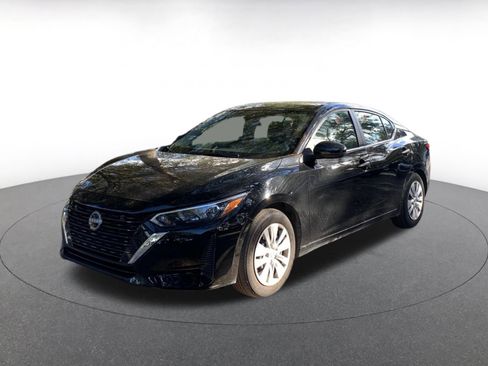 Used 2025 Nissan Sentra S image 3