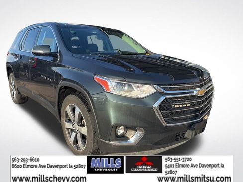 Used 2020 Chevrolet Traverse LT w/ LT Premium Package image 2