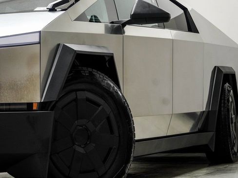 Used 2025 Tesla Cybertruck AWD Crew Cab image 3