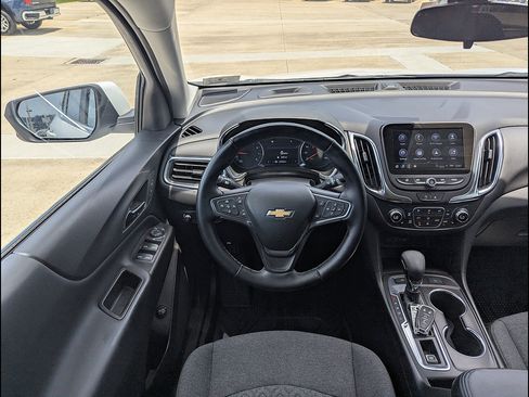 Used 2024 Chevrolet Equinox LT AWD/4WD image 3
