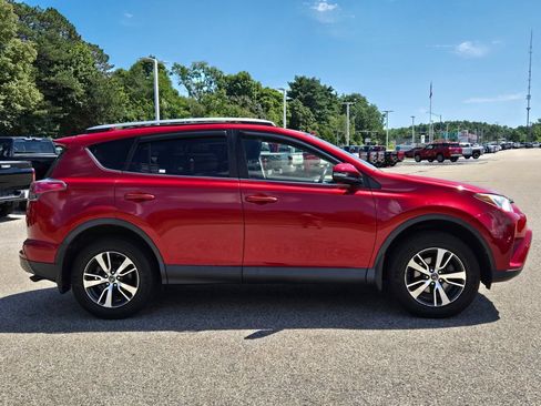 Used 2017 Toyota RAV4 XLE w/ Plus Special Value Package AWD/4WD image 7