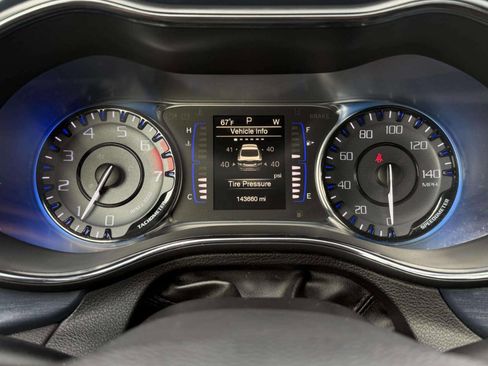 Used 2016 Chrysler 200 S w/ Comfort Group image 32