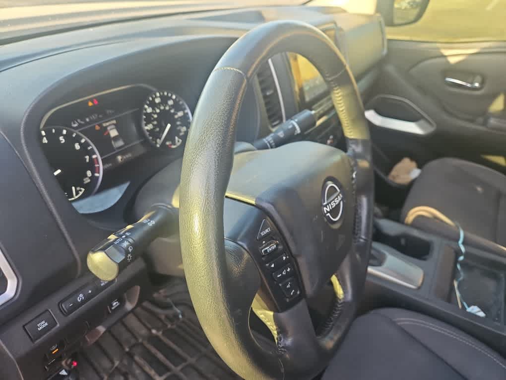 Used 2022 Nissan Frontier SV RWD image 9