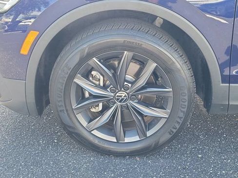 Certified 2023 Volkswagen Tiguan SE FWD image 29