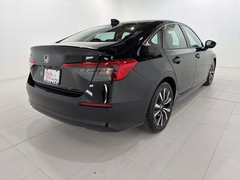 Used 2023 Honda Civic EX image 5