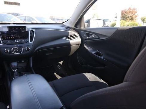 Used 2024 Chevrolet Malibu LT FWD image 25