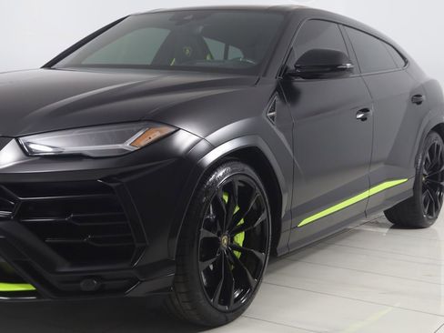 Used 2022 Lamborghini Urus image 95