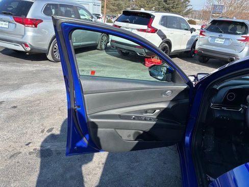 Used 2023 Hyundai Elantra SEL w/ Convenience Package image 38