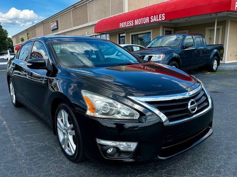 Used 2013 Nissan Altima 3.5 SL w/ Technology Pkg FWD image 1