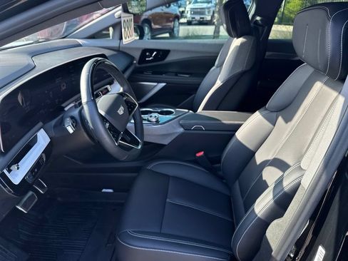 Certified 2025 Cadillac Optiq Sport 1 w/ LPO, Floor Liner Package AWD/4WD image 22