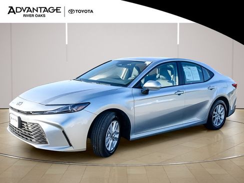Used 2026 Toyota Camry LE w/ Convenience Package AWD/4WD image 4