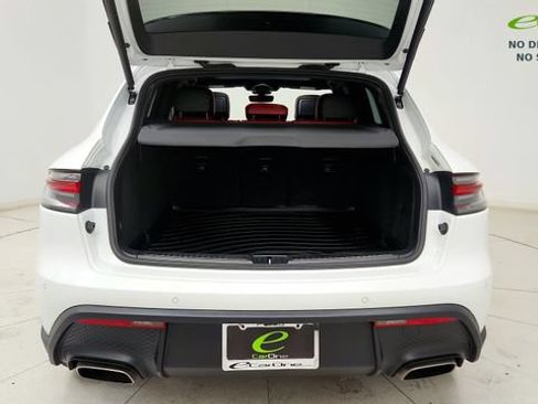 Used 2024 Porsche Macan w/ Premium Plus Package AWD/4WD image 29