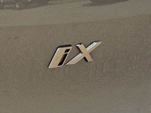 Used 2023 BMW iX xDrive50 w/ Sport Package AWD/4WD image 36