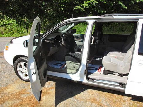 Used 2005 Chevrolet Uplander LS w/ LS Easy Order Package image 11