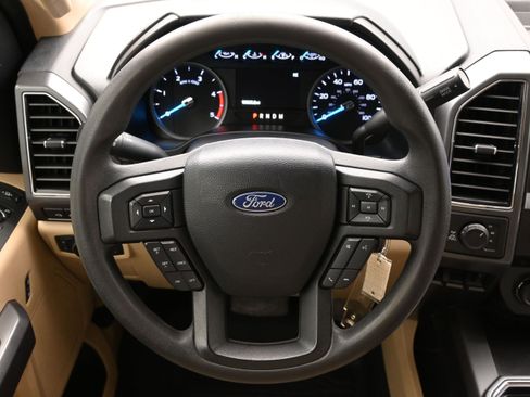 Used 2020 Ford F250 XLT w/ XLT Premium Package AWD/4WD image 15
