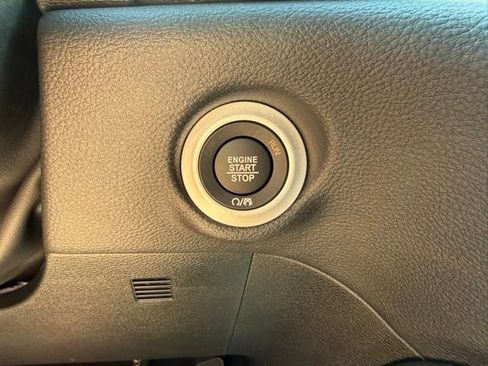 New 2026 Chrysler Pacifica Pinnacle image 23