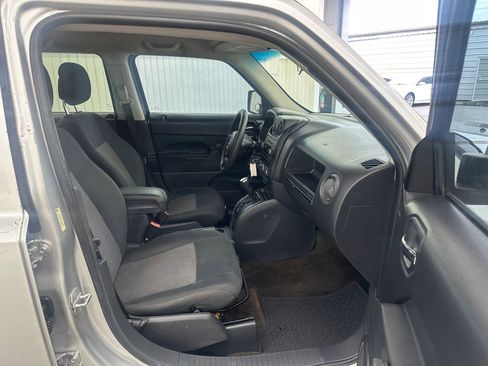 Used 2014 Jeep Patriot Sport image 14