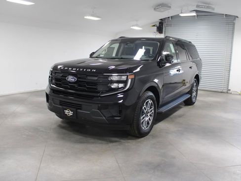 New 2025 Ford Expedition Max Active image 3