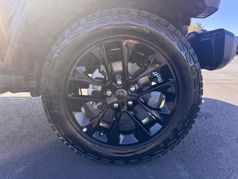 Used 2025 Jeep Gladiator Sport image 26